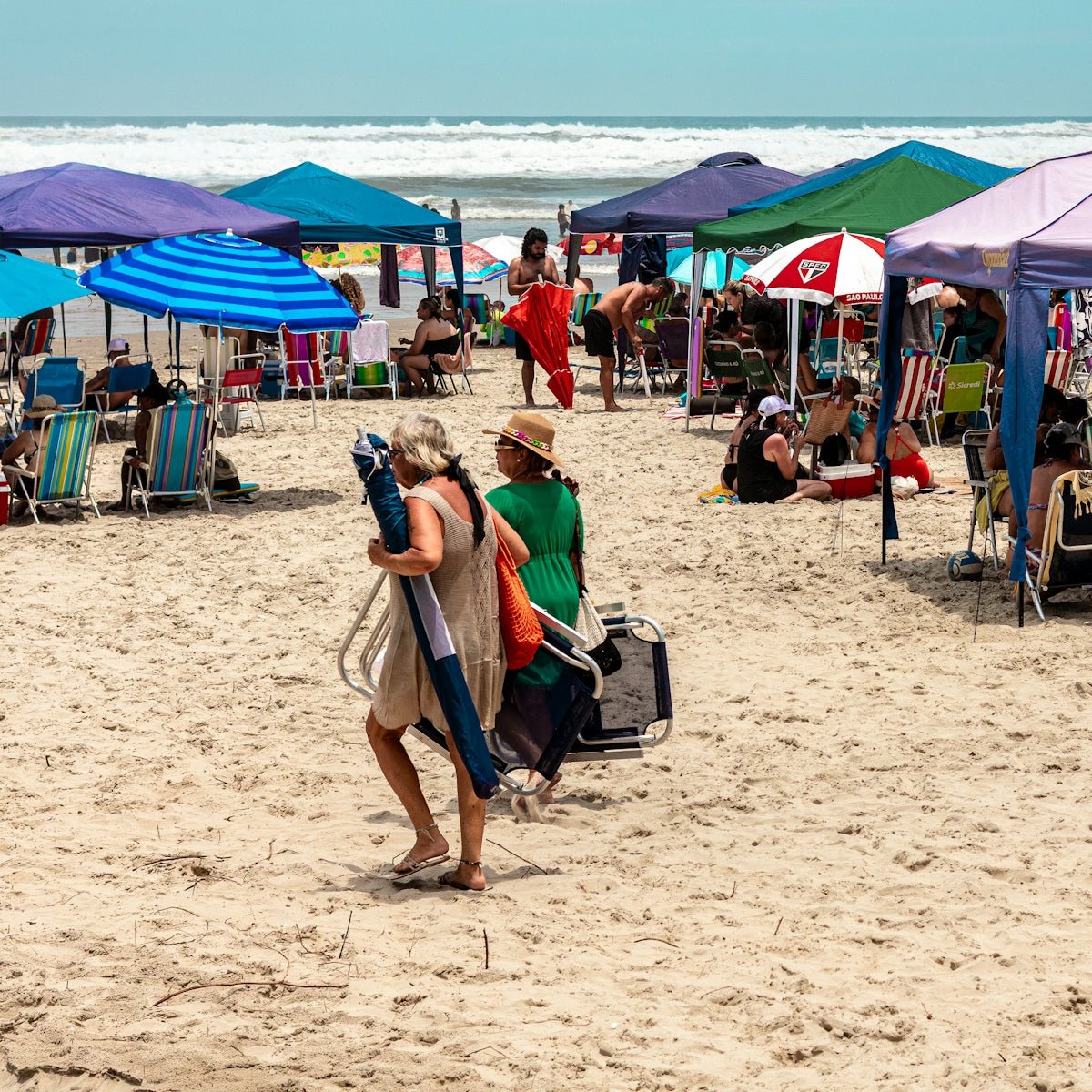 Family Beach Day Game-Changer: Wagons With Seats Explained - Lounge Wagon