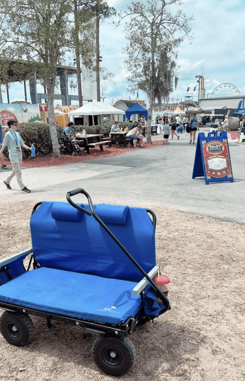 Family Beach Trips Made Easy with the Right Gear - Lounge Wagon