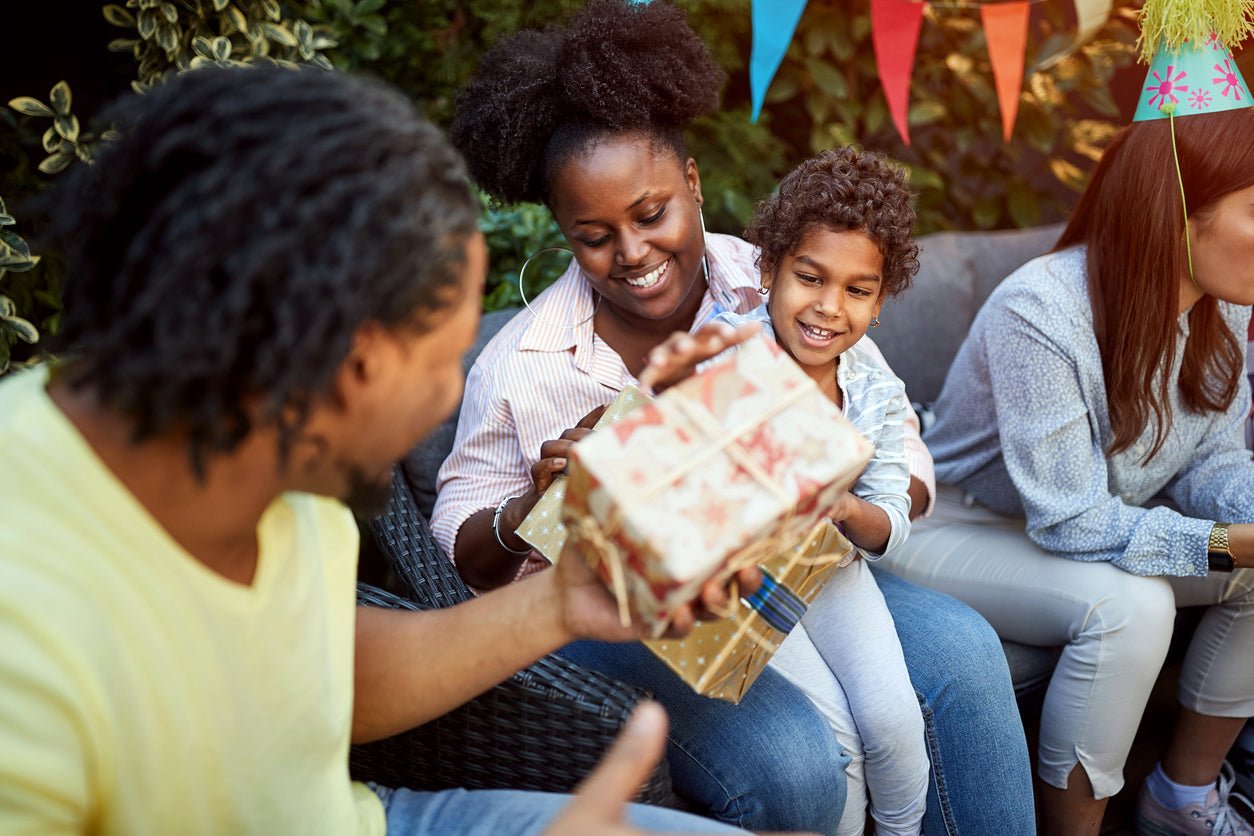 Gift Ideas for Outdoorsy Parents 2026 - Lounge Wagon