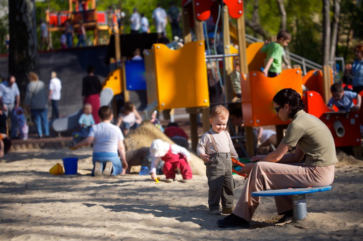 How to Keep Toddlers and Gear Organized at the Park: Tips - Lounge Wagon