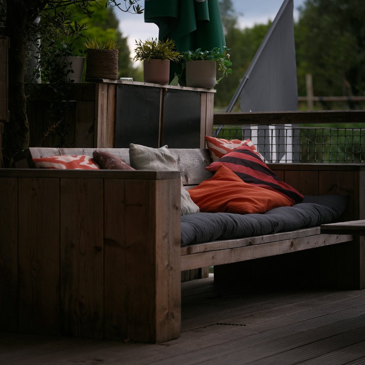 Outdoor Comfort Hacks Every Family Needs to Know - Lounge Wagon