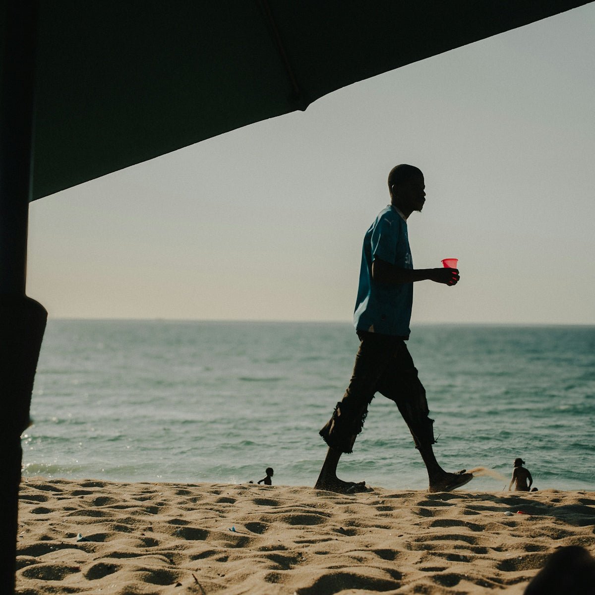 Streamlined Packing: Beach Day Essentials and Gear Organization - Lounge Wagon